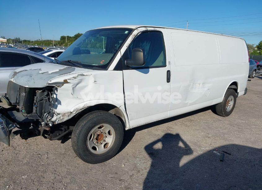 Photo 2 of 2010 Chevrolet Express 2500 WORK VAN (VIN 1GCZGGBG6A1106163)