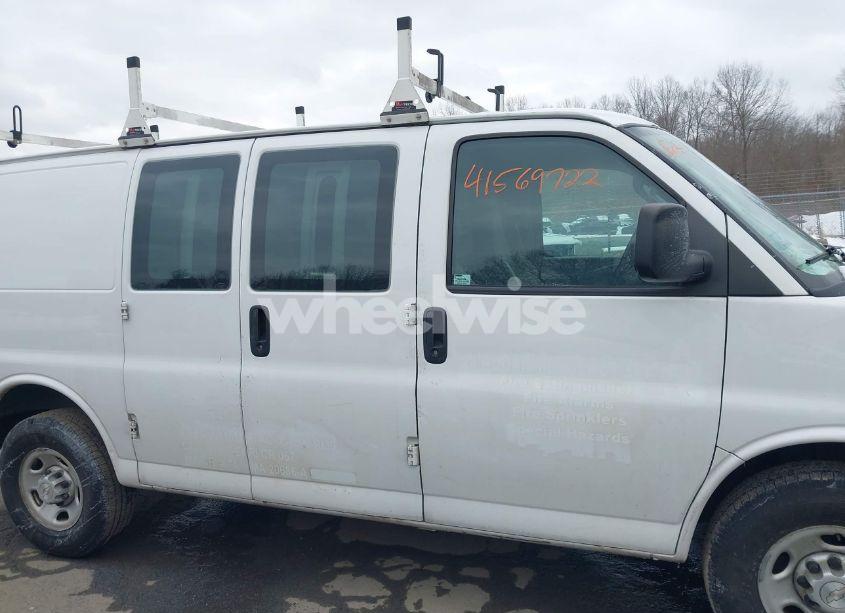 Photo 13 of 2020 Chevrolet Express CARGO RWD 3500 REGULAR WHEELBASE WT (VIN 1GCZGGFG0L1169336)