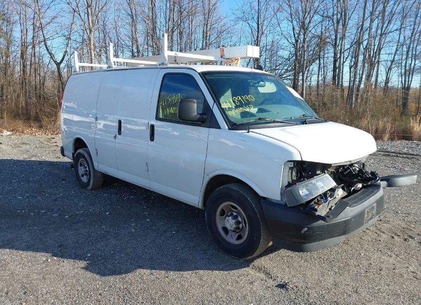 2019 Chevrolet Express 3500 WORK VAN (VIN 1GCZGGFG3K1369870) main photo