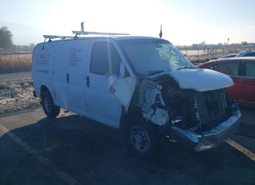 2017 Chevrolet Express 3500 WORK VAN (VIN 1GCZGGFG6H1242250) main photo