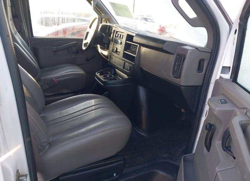 Photo 5 of 2017 Chevrolet Express 3500 WORK VAN (VIN 1GCZGGFG6H1242250)