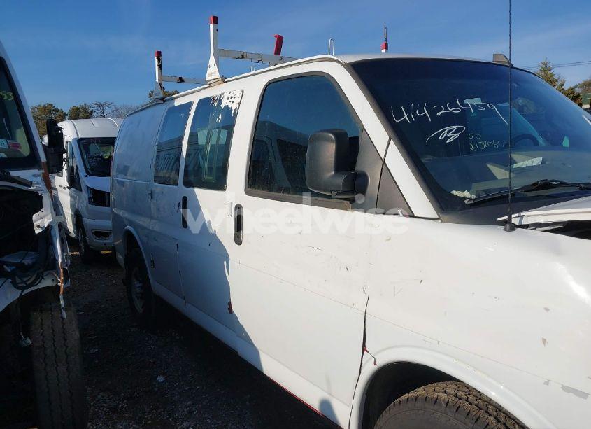 Photo 13 of 2019 Chevrolet Express 3500 WORK VAN (VIN 1GCZGGFG8K1370044)
