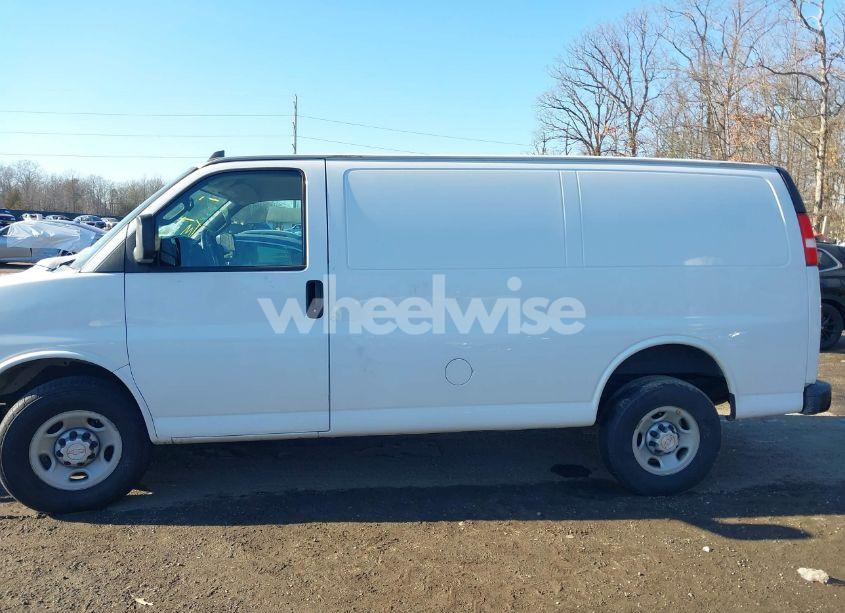 Photo 14 of 2017 Chevrolet Express 3500 WORK VAN (VIN 1GCZGGFGXH1141079)