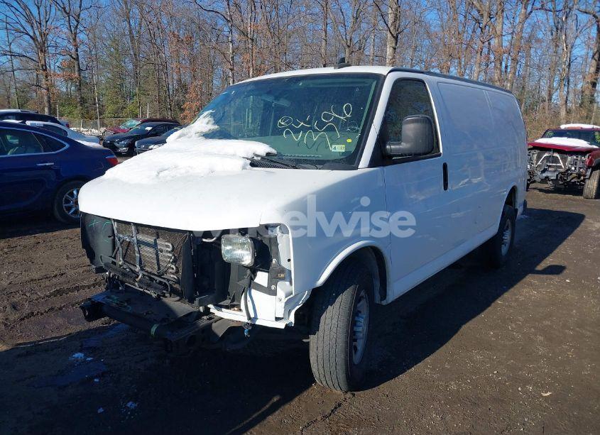 Photo 2 of 2017 Chevrolet Express 3500 WORK VAN (VIN 1GCZGGFGXH1141079)