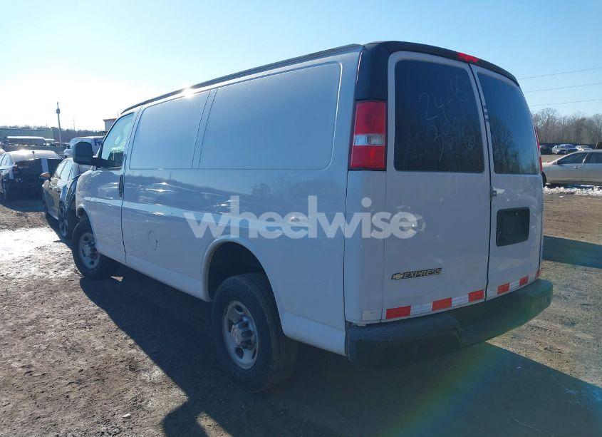 Photo 3 of 2017 Chevrolet Express 3500 WORK VAN (VIN 1GCZGGFGXH1141079)