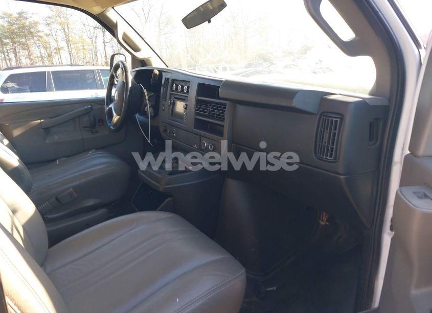 Photo 5 of 2017 Chevrolet Express 3500 WORK VAN (VIN 1GCZGGFGXH1141079)