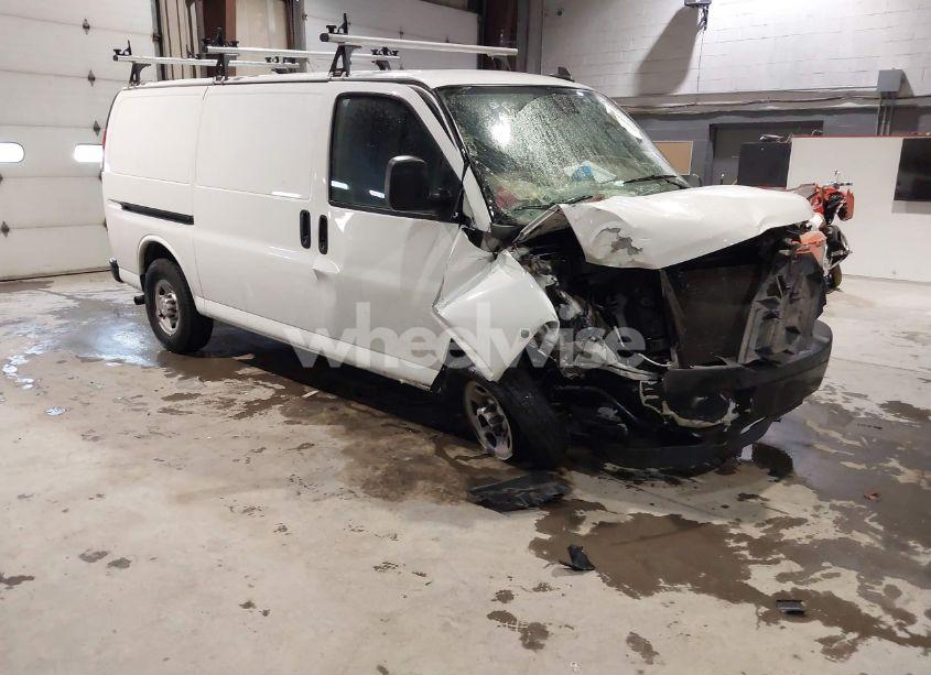 2019 Chevrolet Express 3500 WORK VAN (VIN 1GCZGGFP2K1332177) main photo