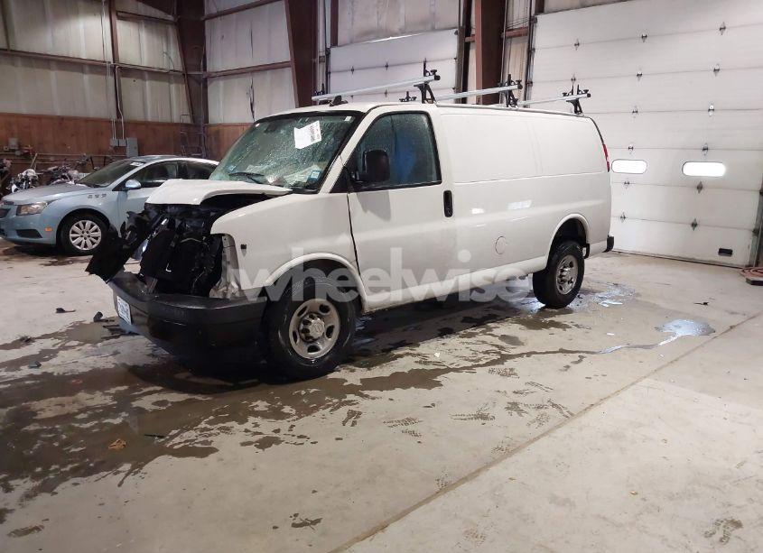 Photo 2 of 2019 Chevrolet Express 3500 WORK VAN (VIN 1GCZGGFP2K1332177)