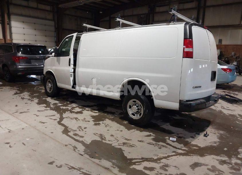 Photo 3 of 2019 Chevrolet Express 3500 WORK VAN (VIN 1GCZGGFP2K1332177)