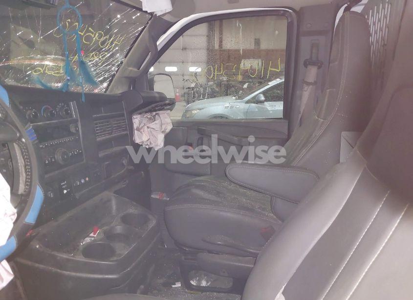 Photo 5 of 2019 Chevrolet Express 3500 WORK VAN (VIN 1GCZGGFP2K1332177)