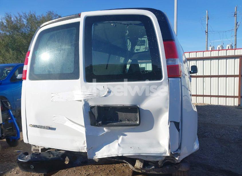 Photo 16 of 2022 Chevrolet Express CARGO RWD 3500 EXTENDED WHEELBASE WT (VIN 1GCZGHF72N1157617)