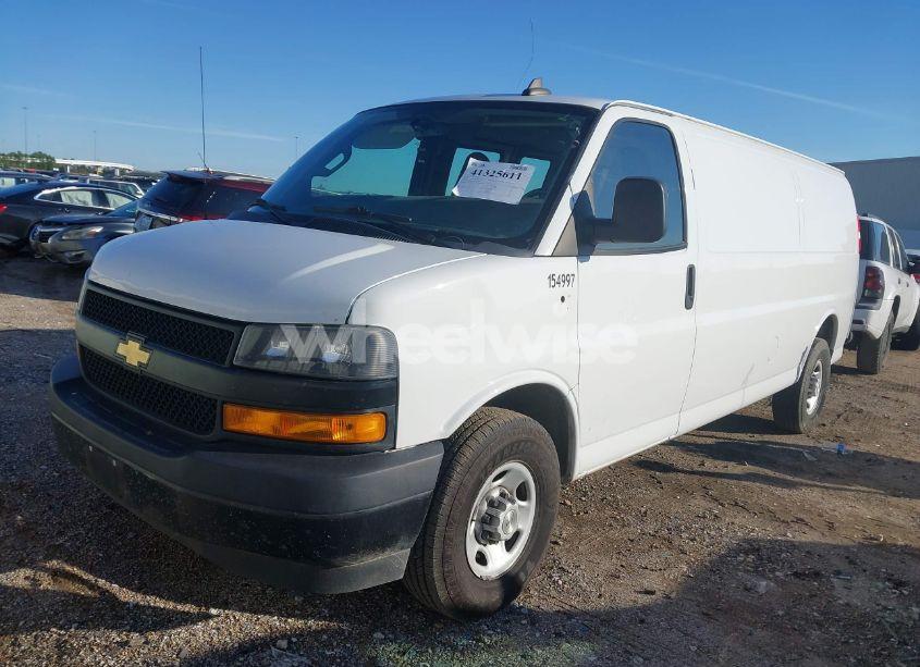 Photo 2 of 2022 Chevrolet Express CARGO RWD 3500 EXTENDED WHEELBASE WT (VIN 1GCZGHF72N1157617)