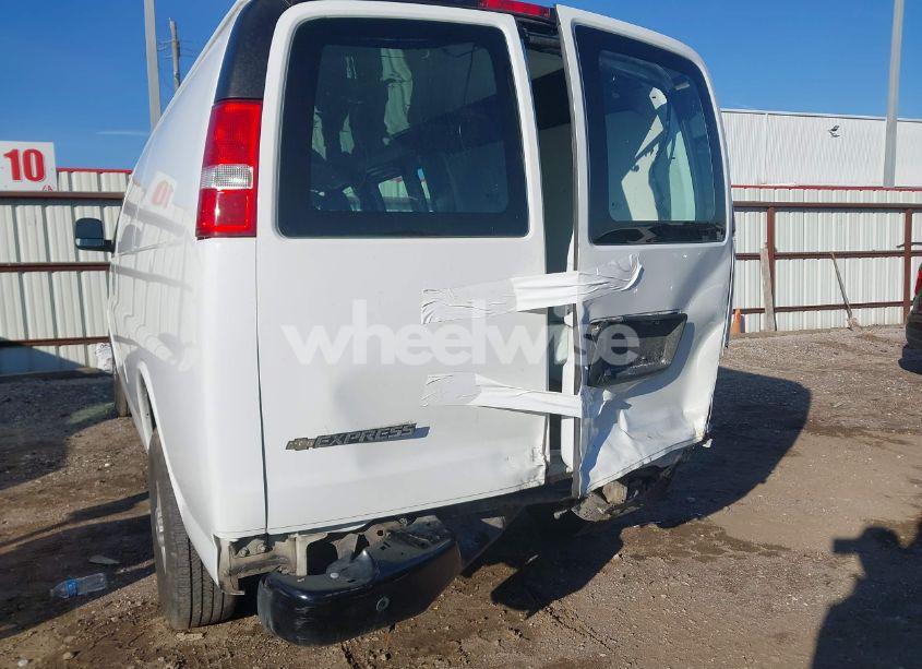Photo 6 of 2022 Chevrolet Express CARGO RWD 3500 EXTENDED WHEELBASE WT (VIN 1GCZGHF72N1157617)