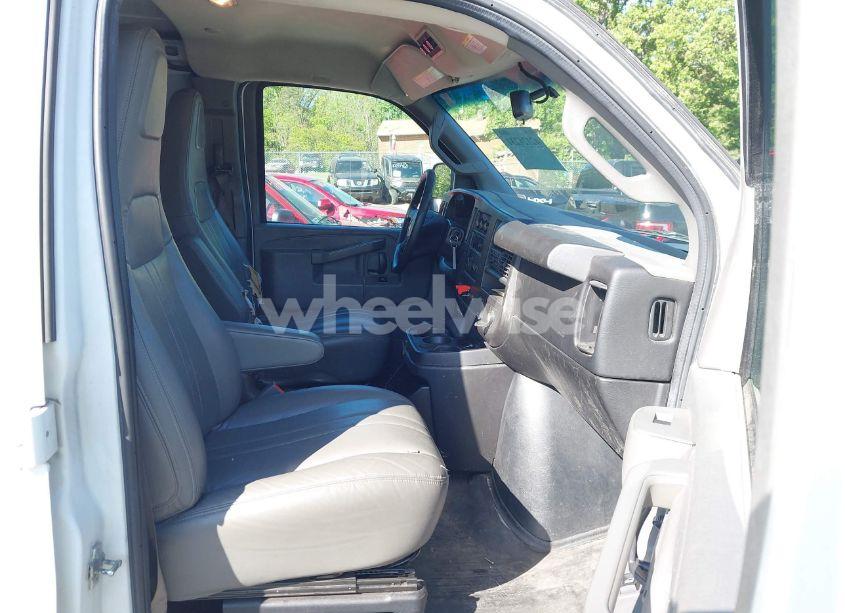 Photo 5 of 2017 Chevrolet Express 3500 WORK VAN (VIN 1GCZGHFF2H1117517)