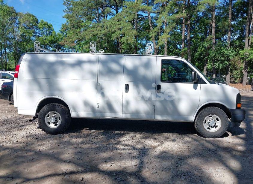 Photo 13 of 2017 Chevrolet Express 3500 WORK VAN (VIN 1GCZGHFF9H1136193)