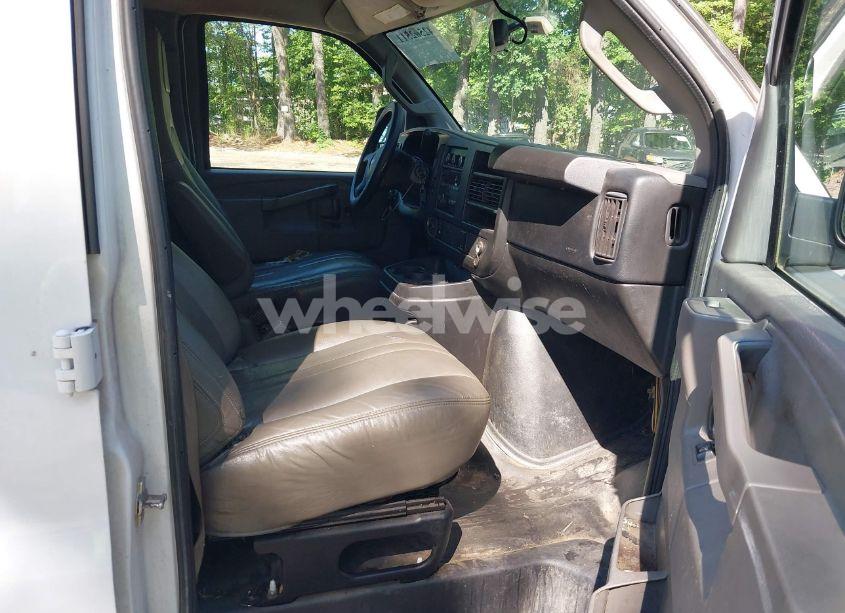 Photo 5 of 2017 Chevrolet Express 3500 WORK VAN (VIN 1GCZGHFF9H1136193)