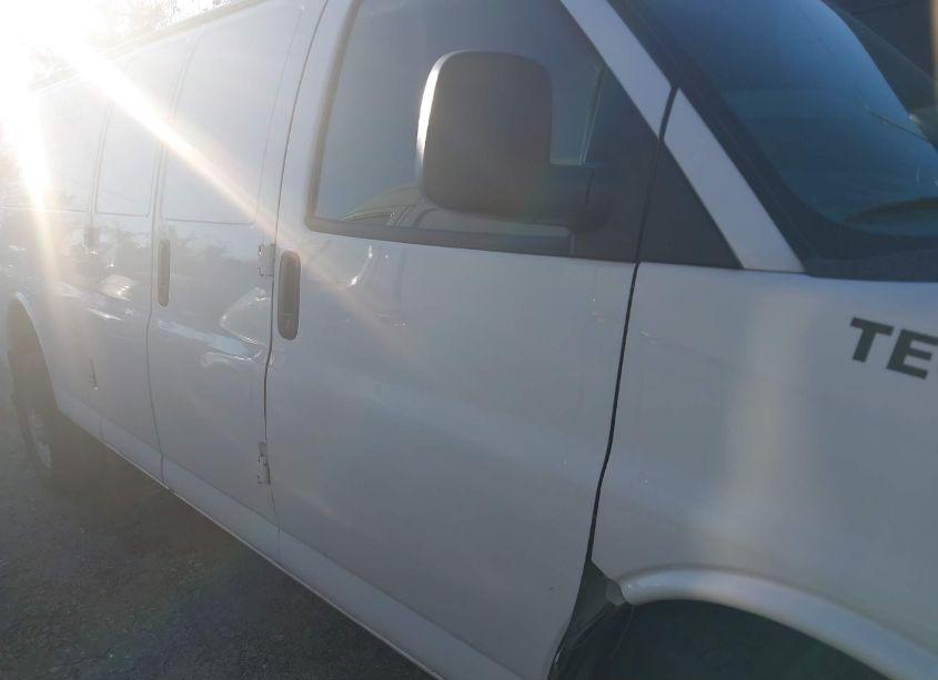 Photo 13 of 2020 Chevrolet Express CARGO RWD 3500 EXTENDED WHEELBASE WT (VIN 1GCZGHFG3L1271915)