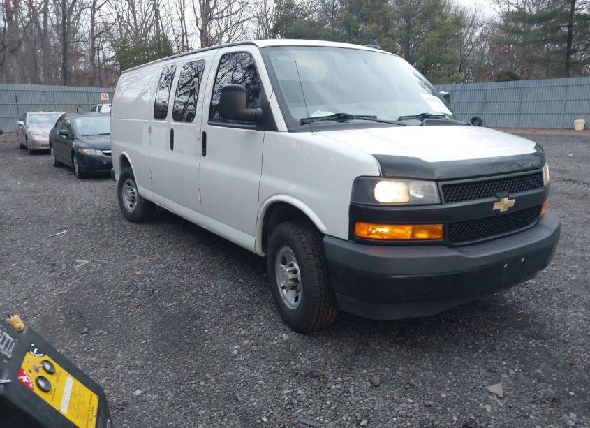 2019 Chevrolet Express 3500 WORK VAN (VIN 1GCZGHFG7K1311377) main photo