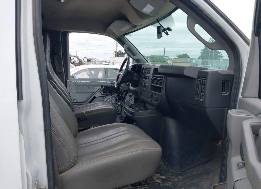 Photo 5 of 2017 Chevrolet Express 3500 WORK VAN (VIN 1GCZGHFG8H1187757)