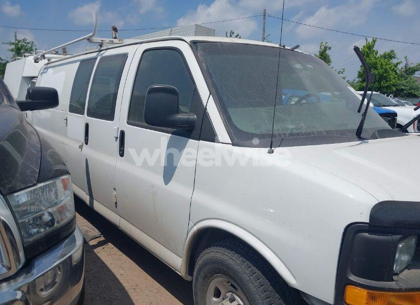 2016 Chevrolet Express 3500 (VIN 1GCZGHFG9G1163806) main photo