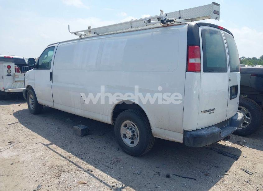 Photo 3 of 2016 Chevrolet Express 3500 (VIN 1GCZGHFG9G1163806)