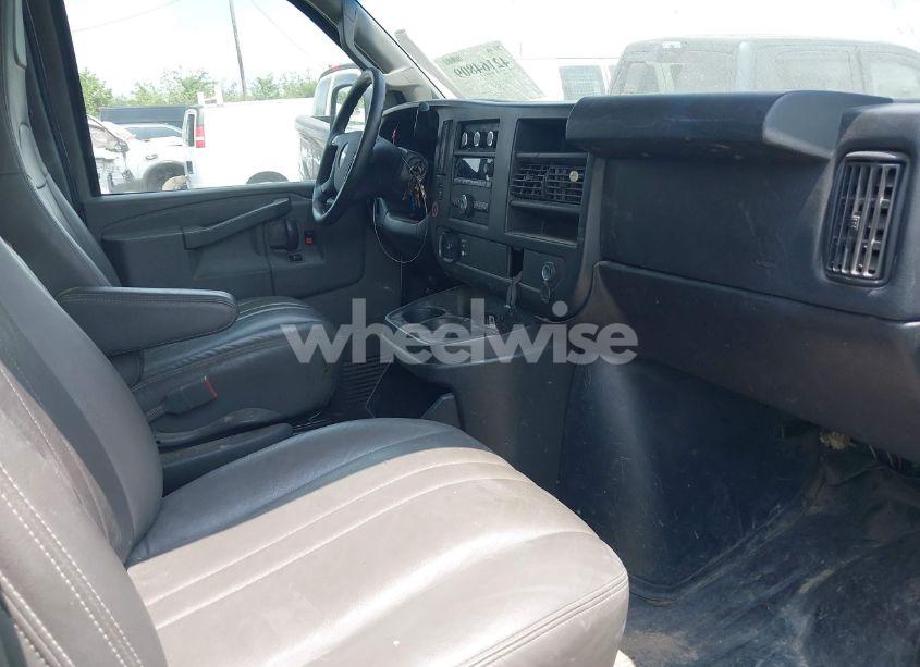 Photo 5 of 2016 Chevrolet Express 3500 (VIN 1GCZGHFG9G1163806)