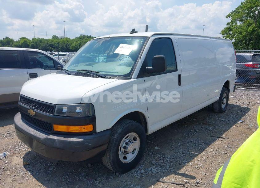 Photo 2 of 2019 Chevrolet Express 3500 WORK VAN (VIN 1GCZGHFP5K1271011)