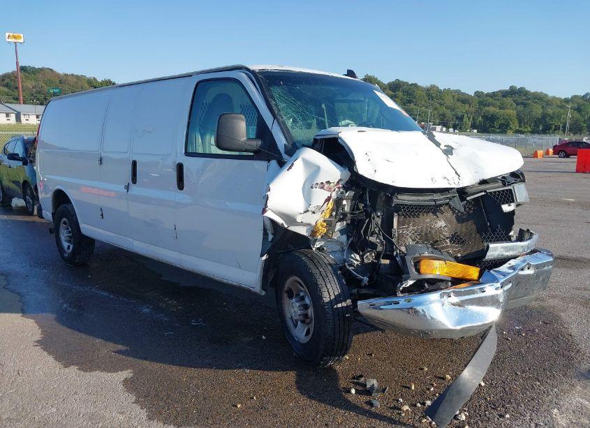 2019 Chevrolet Express 3500 WORK VAN (VIN 1GCZGHFP8K1197339) main photo