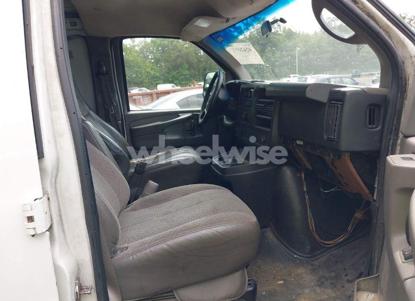 Photo 5 of 2014 Chevrolet Express 3500 WORK VAN (VIN 1GCZGTBG1E1173798)