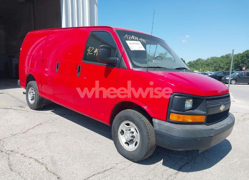 2015 Chevrolet Express 3500 WORK VAN (VIN 1GCZGTCF2F1204757) main photo