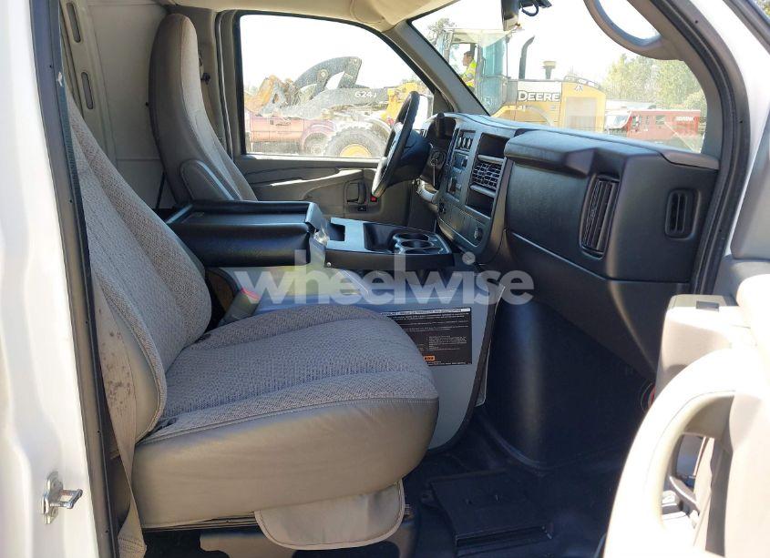 Photo 5 of 2014 Chevrolet Express 3500 WORK VAN (VIN 1GCZGUBAXE1208016)