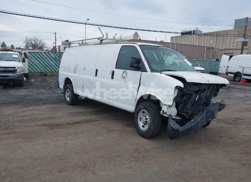 2014 Chevrolet Express 3500 WORK VAN (VIN 1GCZGUCB6E1208358) main photo