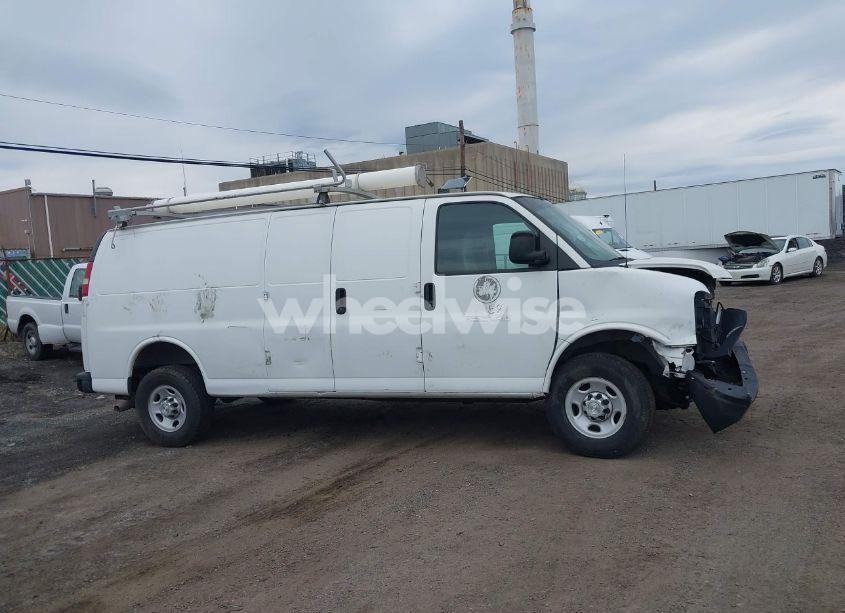 Photo 13 of 2014 Chevrolet Express 3500 WORK VAN (VIN 1GCZGUCB6E1208358)