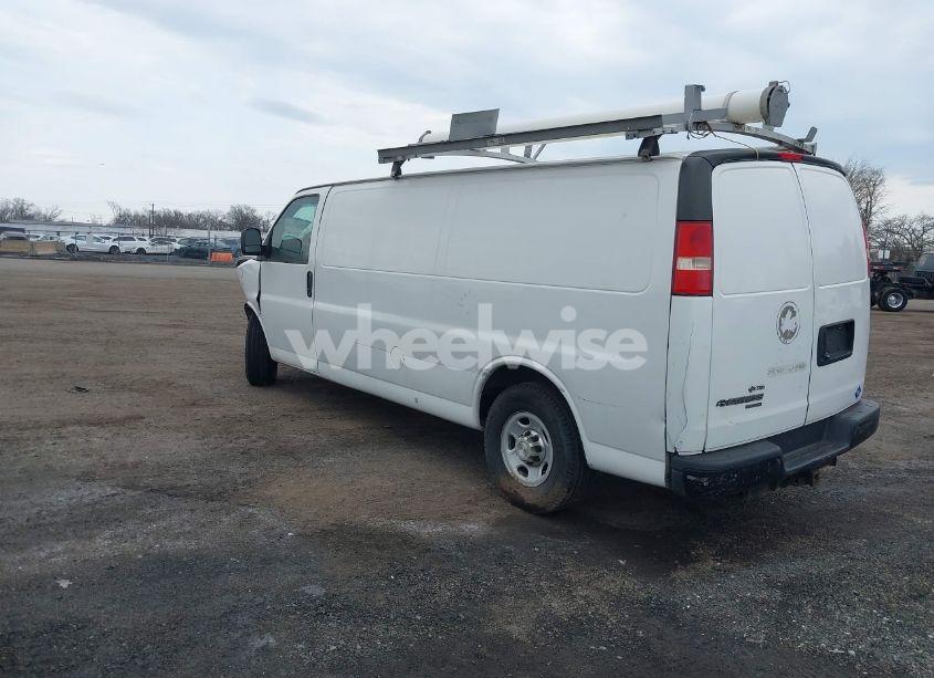Photo 3 of 2014 Chevrolet Express 3500 WORK VAN (VIN 1GCZGUCB6E1208358)