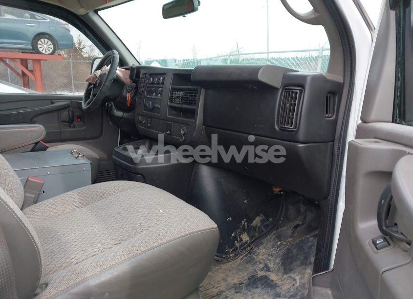 Photo 5 of 2015 Chevrolet Express 3500 WORK VAN (VIN 1GCZGUCG1F1101005)
