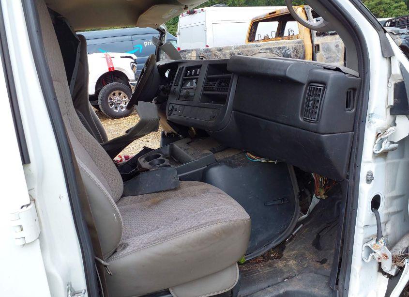 Photo 5 of 2013 Chevrolet Express 3500 WORK VAN (VIN 1GCZGUCGXD1160986)