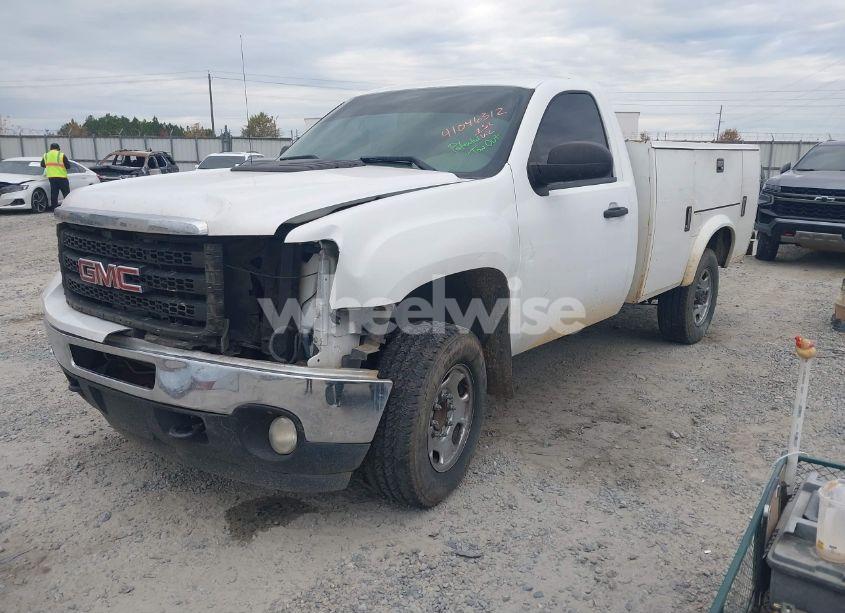 Photo 2 of 2011 Gmc Sierra 2500HD WORK TRUCK (VIN 1GD01ZCG9BF118179)