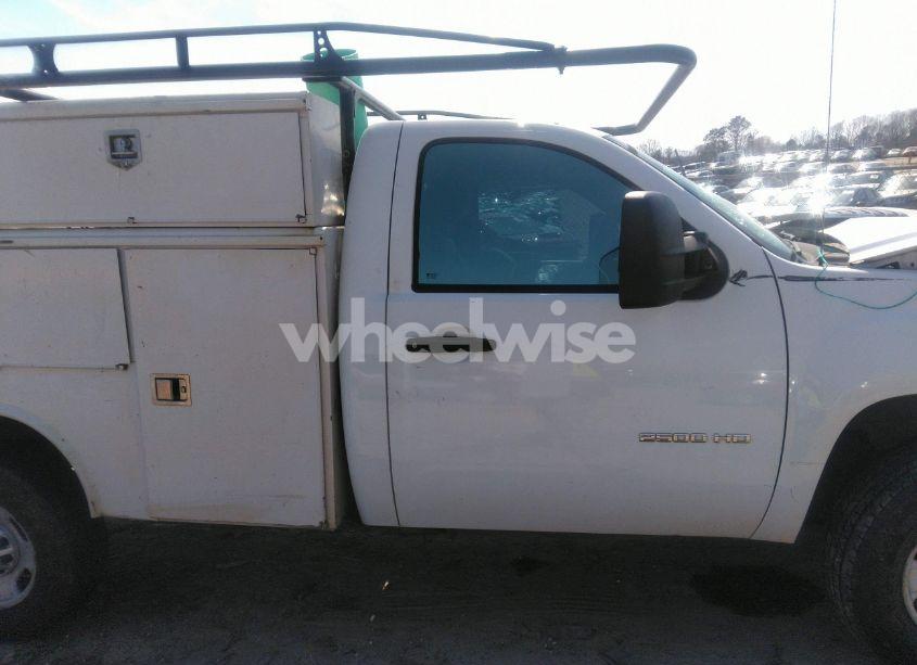 Photo 12 of 2011 Gmc Sierra 2500HD WORK TRUCK (VIN 1GD01ZCGXBF171201)