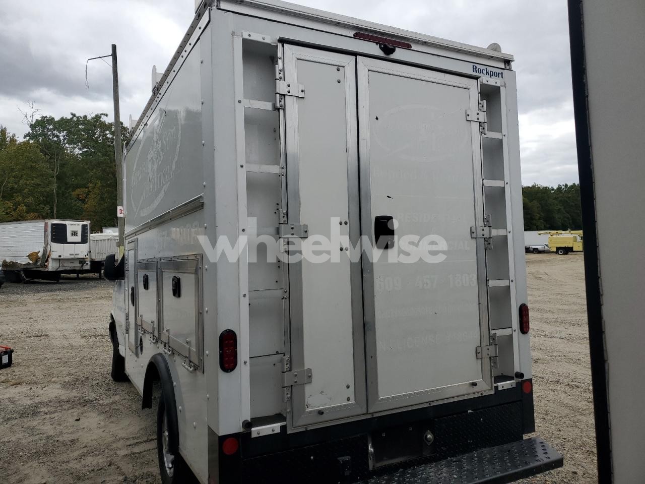 Photo 6 of 2022 GMC SAVANA CUTAWAY G3500 (VIN 1GD07RF7XN1229724)