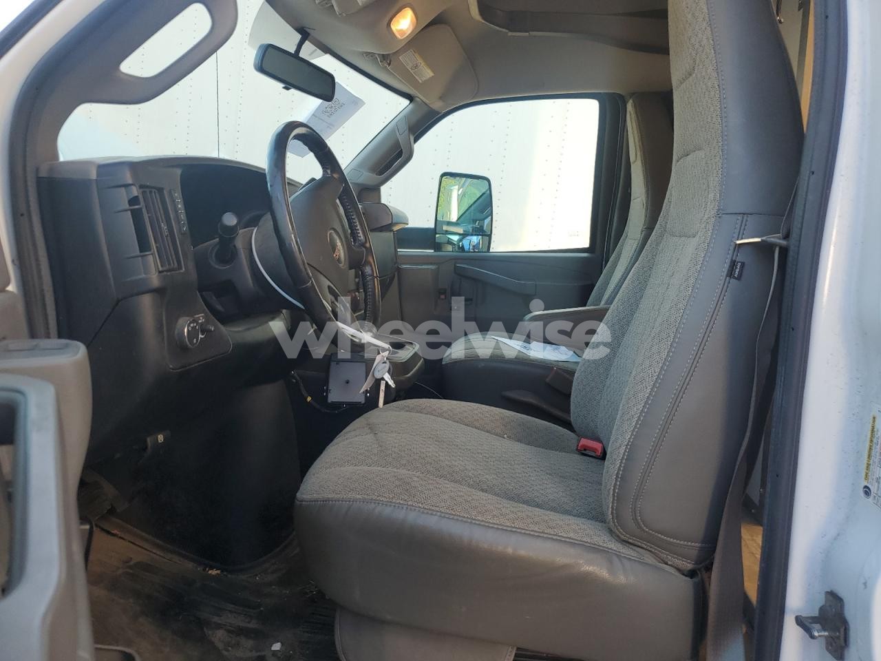 Photo 7 of 2022 GMC SAVANA CUTAWAY G3500 (VIN 1GD07RF7XN1229724)