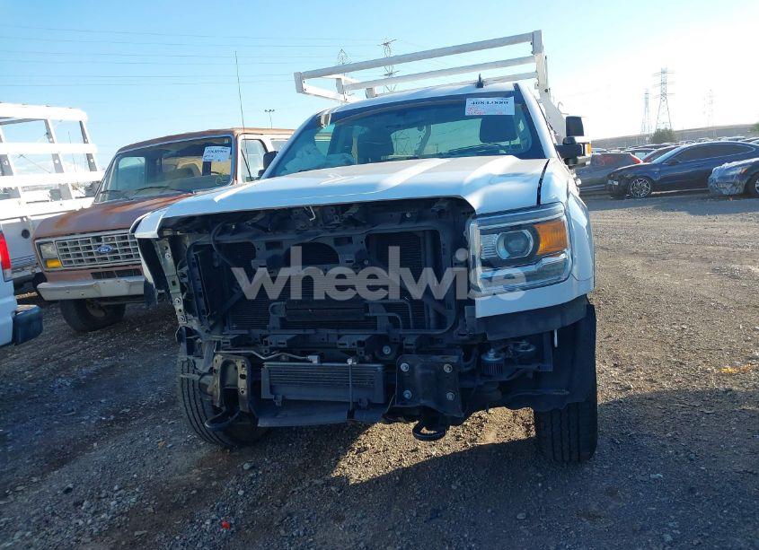 Photo 13 of 2018 Gmc Sierra 2500HD (VIN 1GD11REG6JF263597)