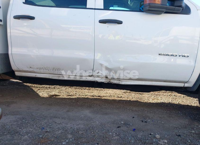 Photo 6 of 2018 Gmc Sierra 2500HD (VIN 1GD11REG6JF263597)