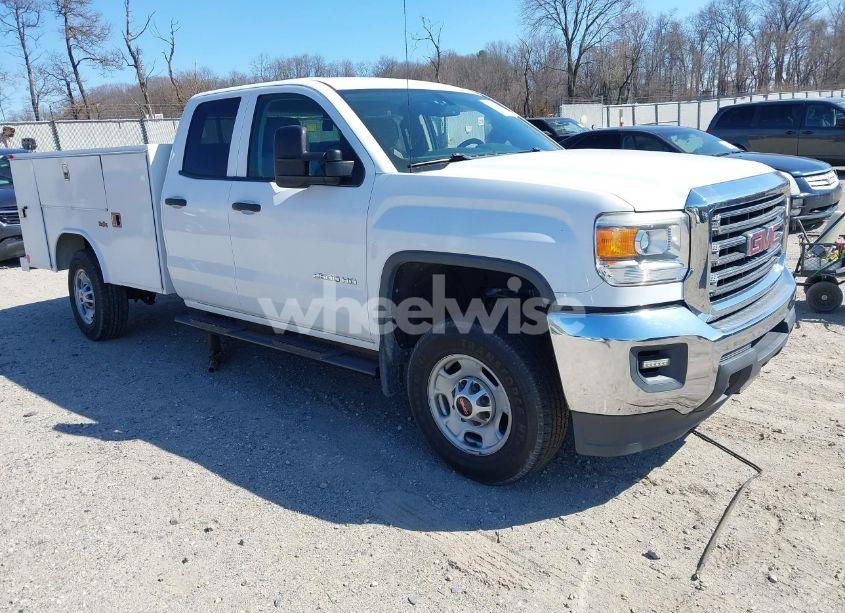 2015 Gmc Sierra 2500HD (VIN 1GD21XEG1FZ116733) main photo