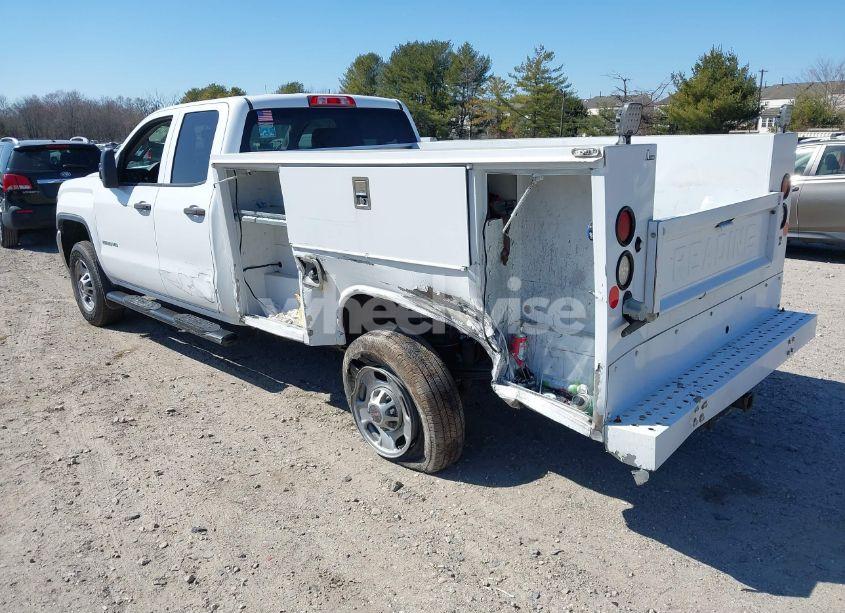 Photo 3 of 2015 Gmc Sierra 2500HD (VIN 1GD21XEG1FZ116733)