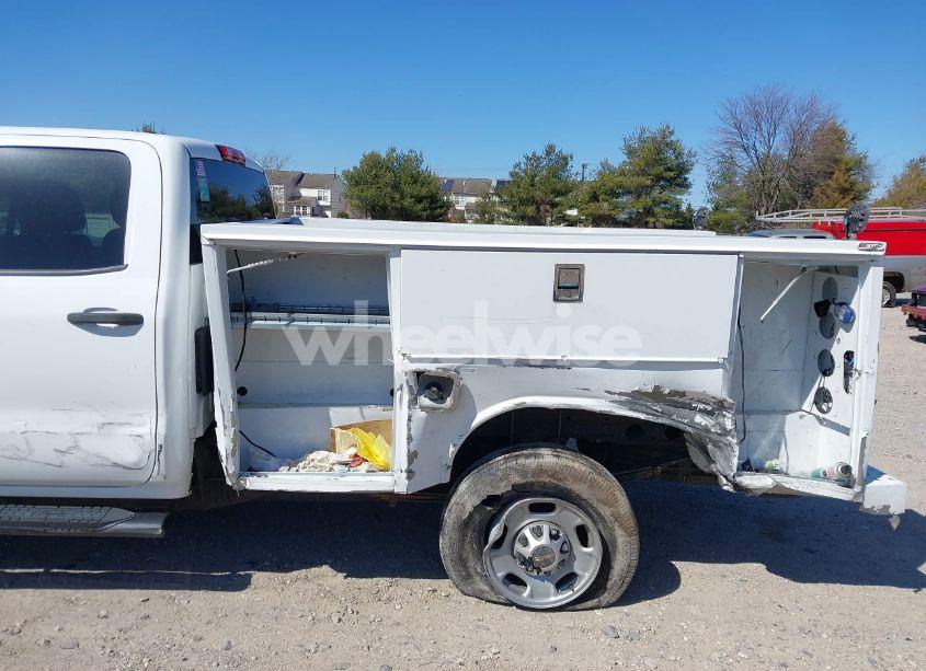 Photo 6 of 2015 Gmc Sierra 2500HD (VIN 1GD21XEG1FZ116733)