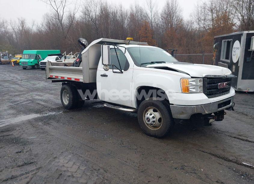 2011 Gmc Sierra 3500HD CHASSIS WORK TRUCK (VIN 1GD322CG3BF149025) main photo