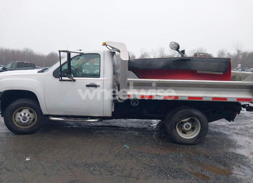 Photo 18 of 2011 Gmc Sierra 3500HD CHASSIS WORK TRUCK (VIN 1GD322CG3BF149025)