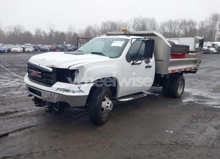 Photo 2 of 2011 Gmc Sierra 3500HD CHASSIS WORK TRUCK (VIN 1GD322CG3BF149025)