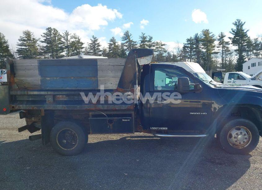 Photo 13 of 2011 Gmc Sierra 3500HD CHASSIS SLE (VIN 1GD323CL2BF105889)