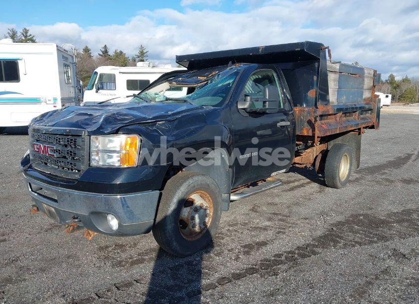 Photo 2 of 2011 Gmc Sierra 3500HD CHASSIS SLE (VIN 1GD323CL2BF105889)